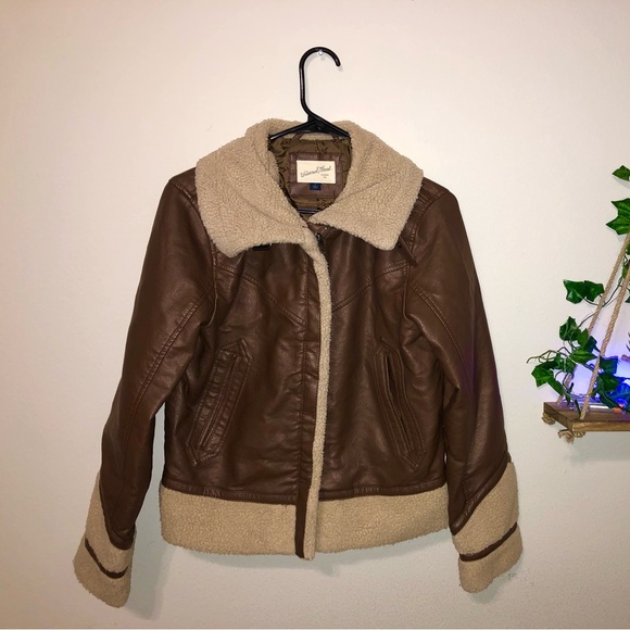 Universal Thread Faux Leather and Fleece Jacket - Picture 4 of 5
